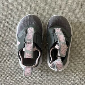 Nike kids Flex Rider shoes size 5